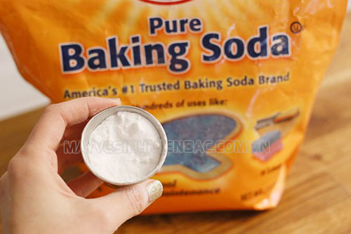 Bột baking soda có thể được sử dụng như một nguyên liệu tẩy rửa 