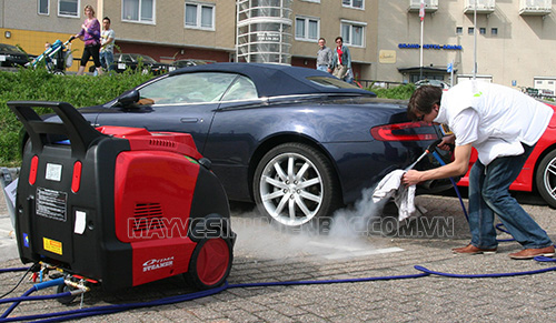 Máy rửa xe hơi nước nóng phù hợp vệ sinh khoang máy và nội thất ô tô