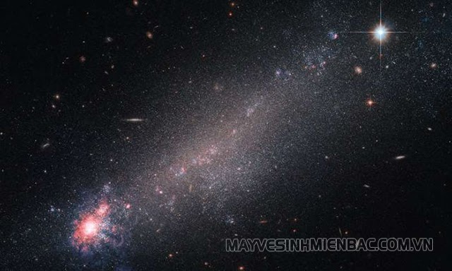 thiên hà dị thường